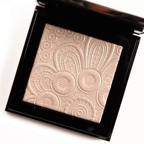 burberry gold.glow swatch|Burberry No. 02 Nude Gold Fresh Glow Highlighter Review.